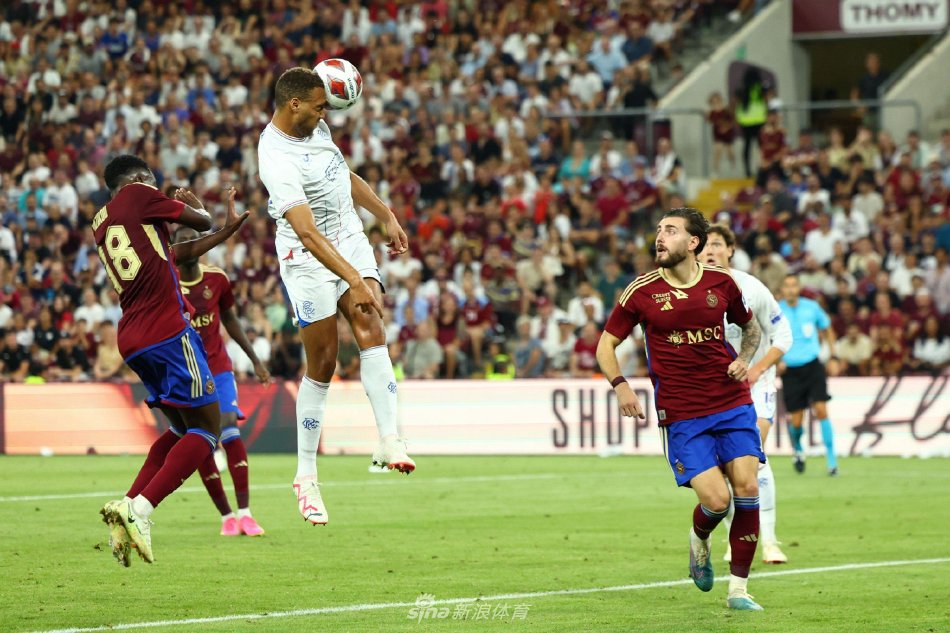 头角的他 头角的他